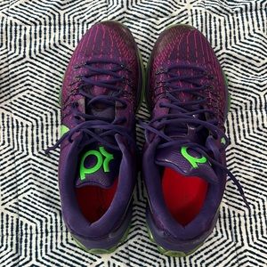 Purple/neon green Nike. Men’s athletic shoes. Size 11